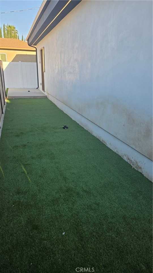 22730 Mariano St - Photo 6 of 31