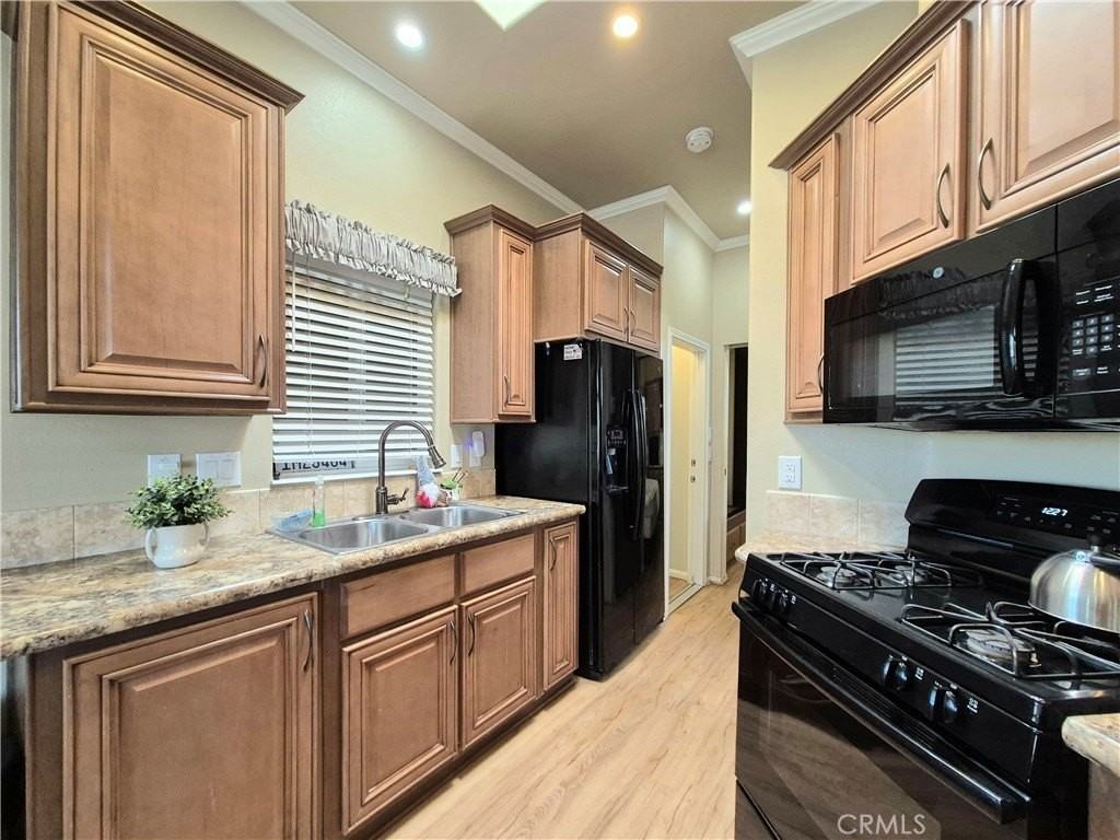 1382 Western Dr - Photo 7 of 22