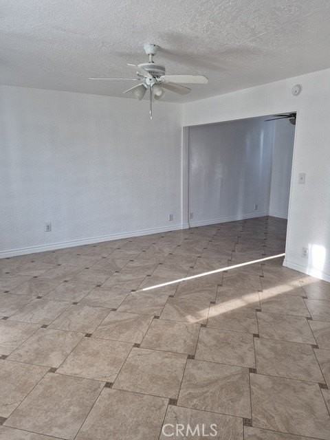 992 Saed St - Photo 2 of 8