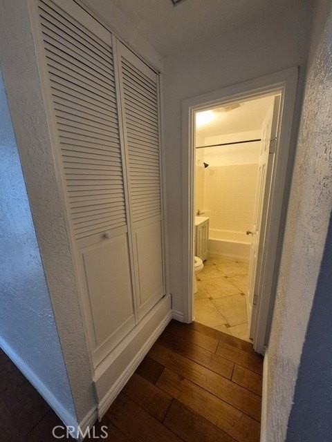 992 Saed St - Photo 4 of 8