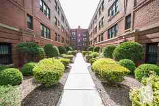 5736 N Winthrop Ave - Photo 1 of 1