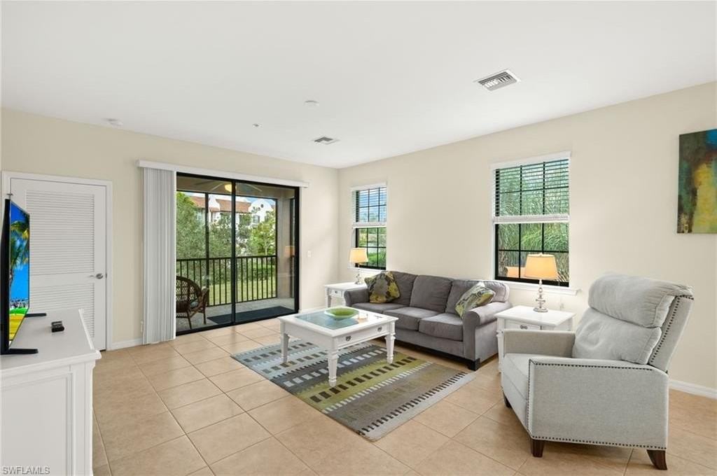 3742 Pino Vista Way Unit 4 - Photo 4 of 40