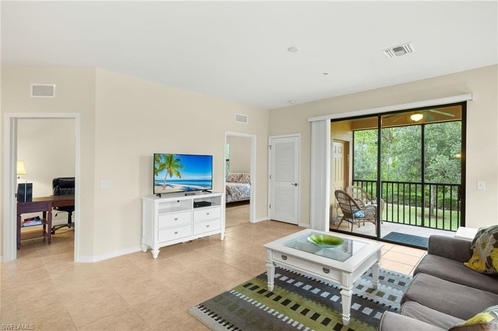 3742 Pino Vista Way Unit 4 - Photo 5 of 40