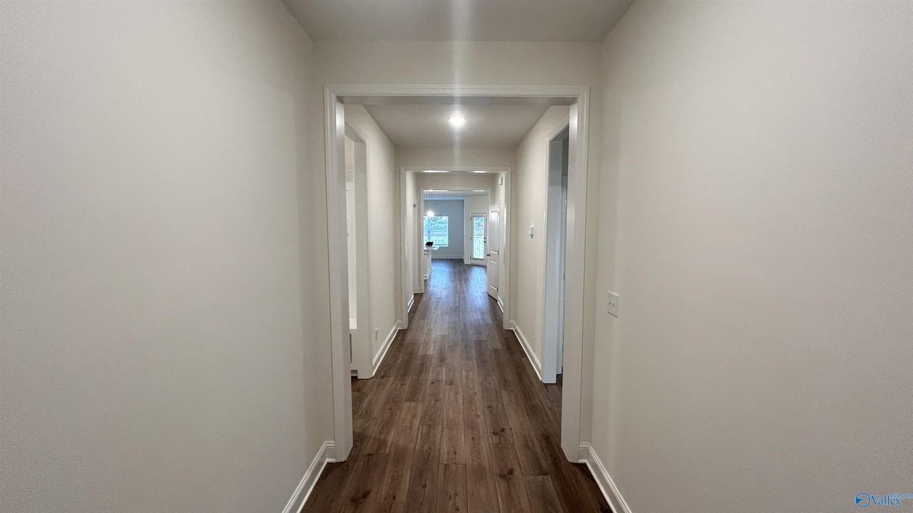 231 Jerrie Lynn Blvd - Photo 2 of 32