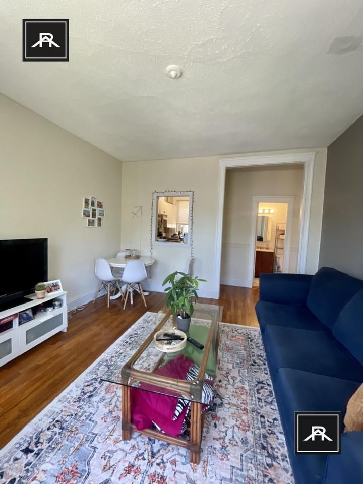 1558 Commonwealth Ave