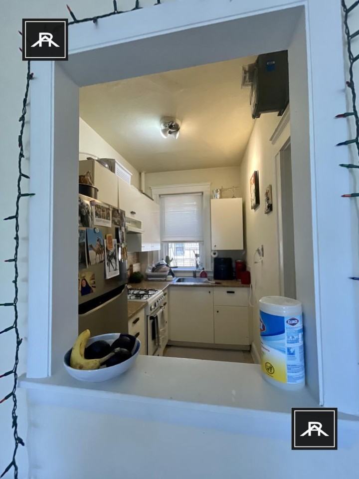 1558 Commonwealth Ave - Photo 2 of 5