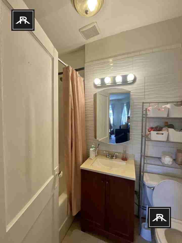 1558 Commonwealth Ave - Photo 3 of 5