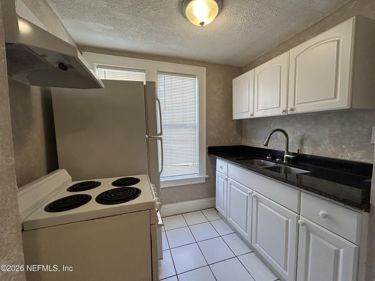 2619 College St Apt 2 - Photo 5 of 12