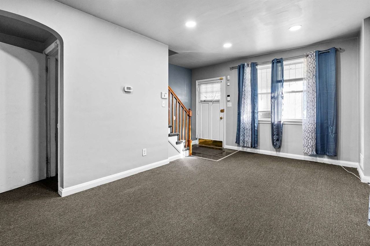 1300 N Potomac St - Photo 2 of 16