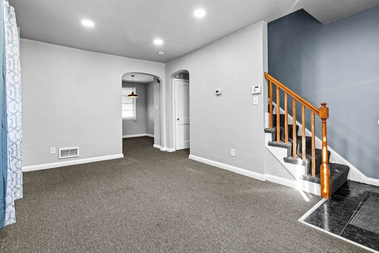 1300 N Potomac St - Photo 3 of 16