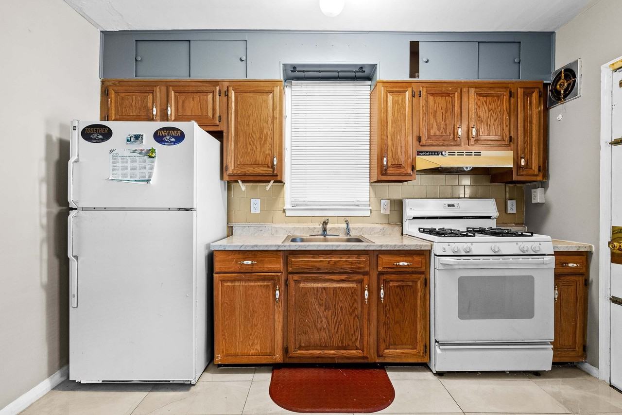 1300 N Potomac St - Photo 5 of 16