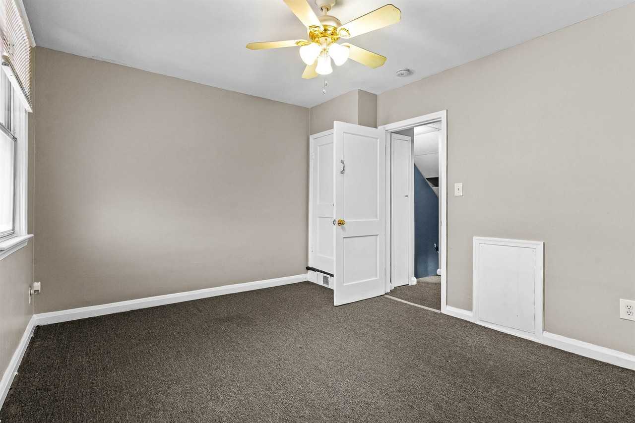 1300 N Potomac St - Photo 7 of 16