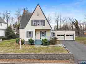 6 Cottage Pl - Photo 1 of 1