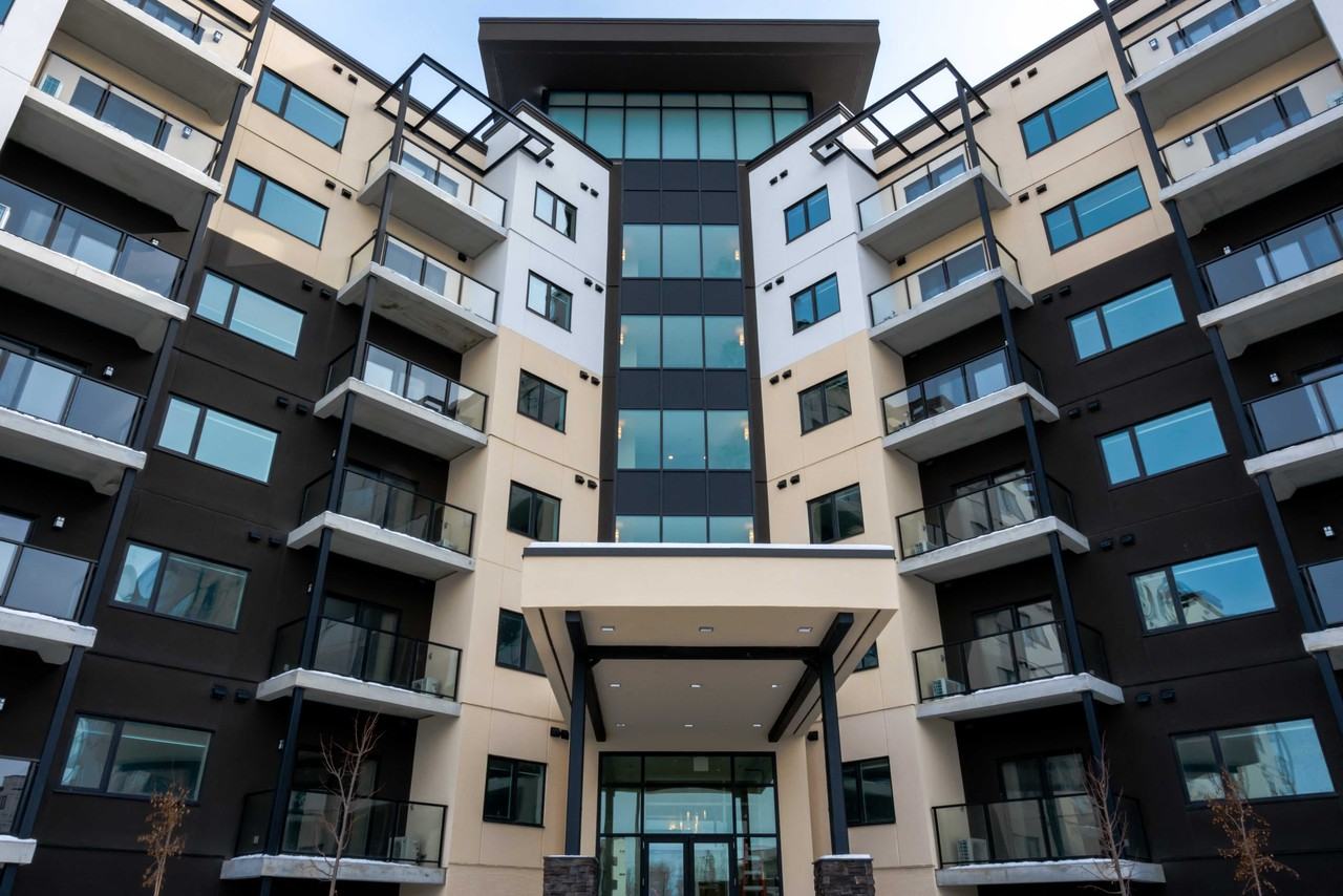 The Summit at Seasons - Photo 6 of 38