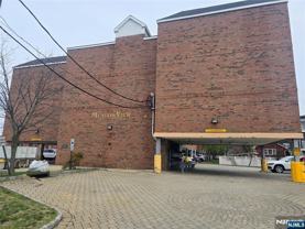 65 Fairview St Apt 1h - Photo 1 of 1