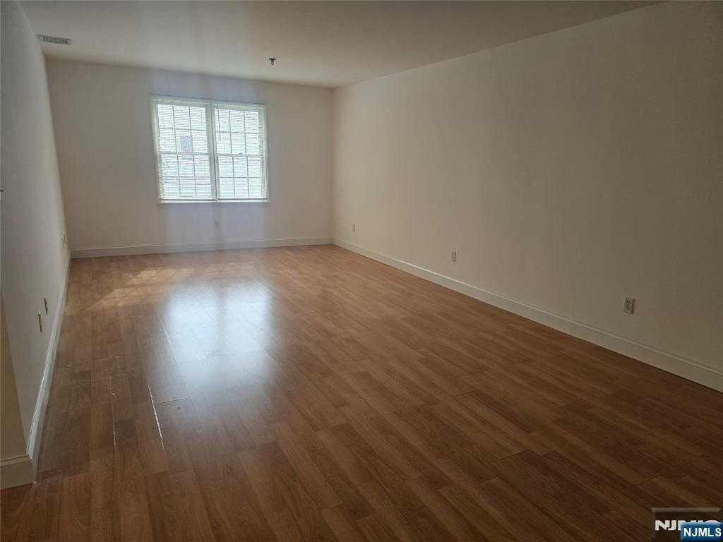 65 Fairview St Apt 1h - Photo 2 of 14