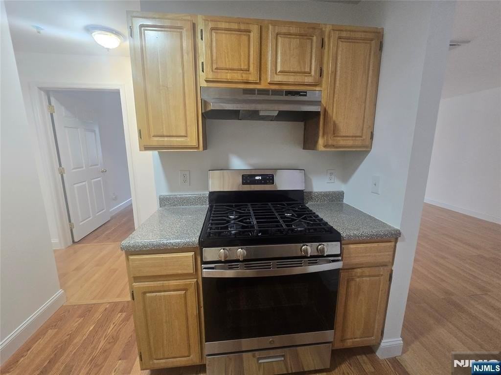 65 Fairview St Apt 1h - Photo 6 of 14