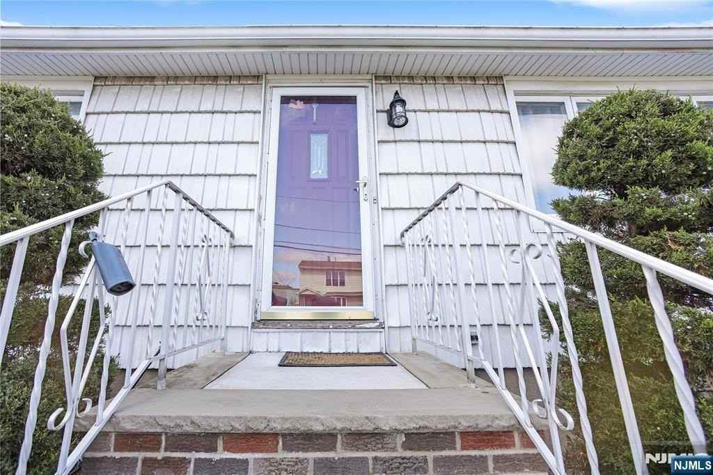 340 Kipp Ave - Photo 2 of 30