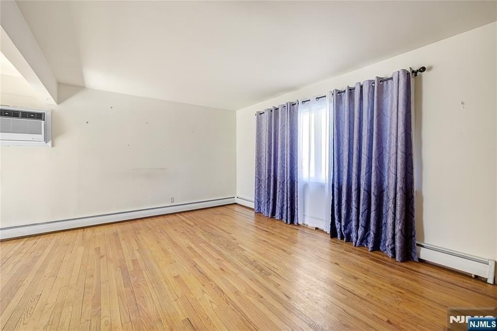 340 Kipp Ave - Photo 7 of 30