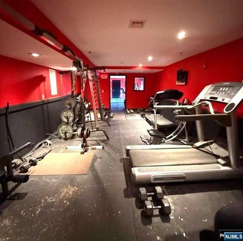 57 Westervelt Ave ## 69 - Photo 3 of 13