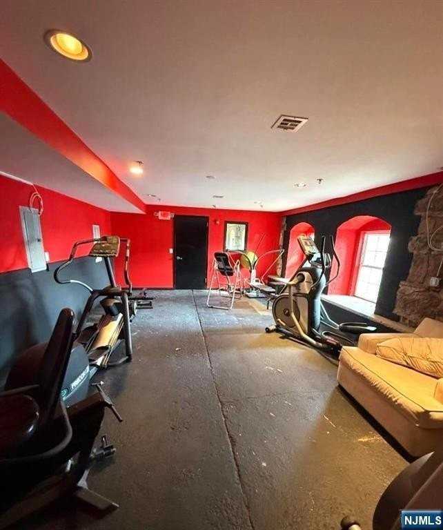 57 Westervelt Ave ## 69 - Photo 4 of 13