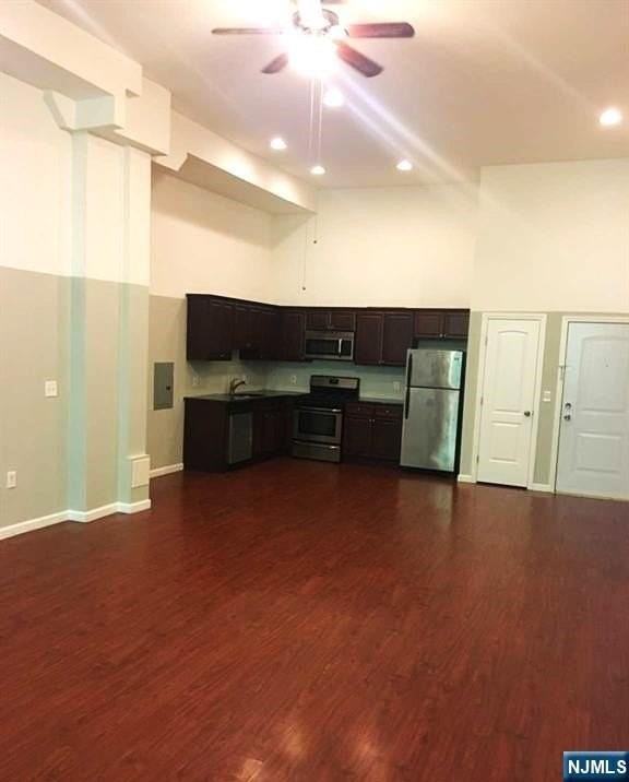 57 Westervelt Ave ## 69 - Photo 7 of 13