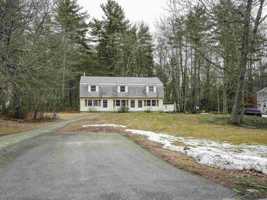 featured image of 4 Linda Ln #5