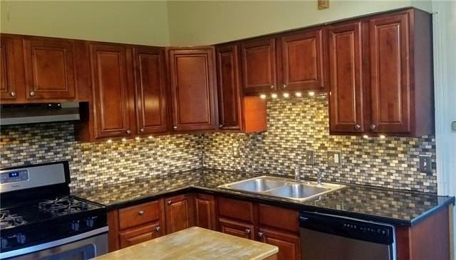 1118 Foucher St - Photo 6 of 15