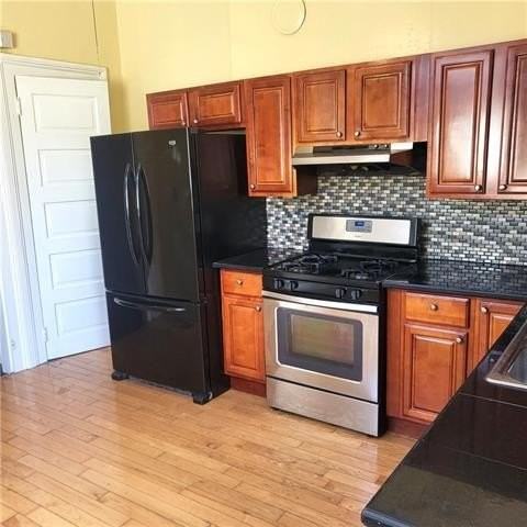 1118 Foucher St - Photo 7 of 15