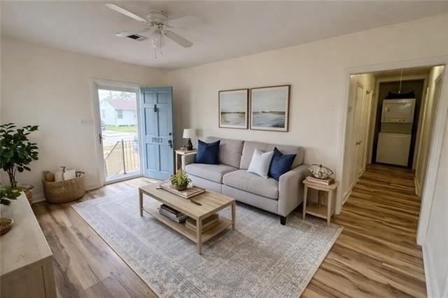 1927 Kentucky Ave - Photo 2 of 13