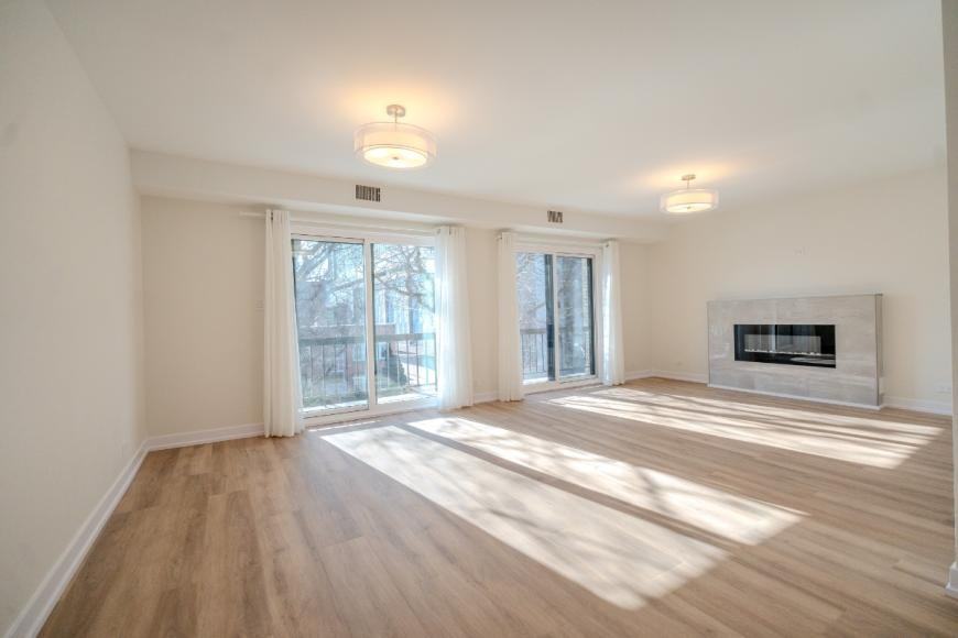 2740 W Farragut Ave - Photo 2 of 10