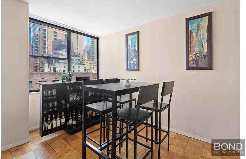 301 E 45th St - Photo 3 of 9