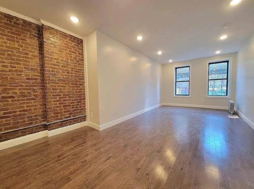 184 Nagle Ave - Photo 2 of 7