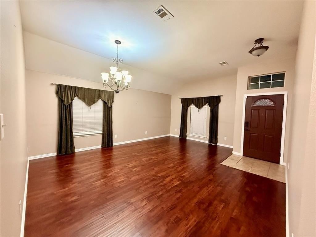 3210 Glenwood Dr - Photo 2 of 23