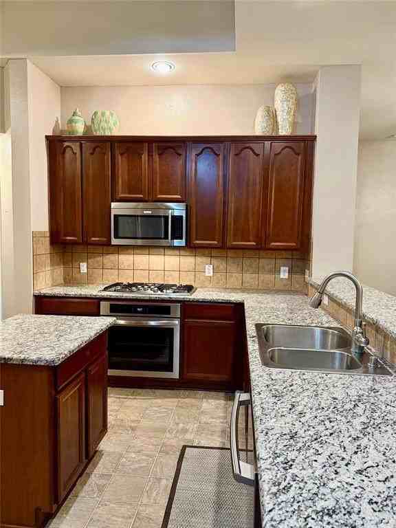 3210 Glenwood Dr - Photo 5 of 23