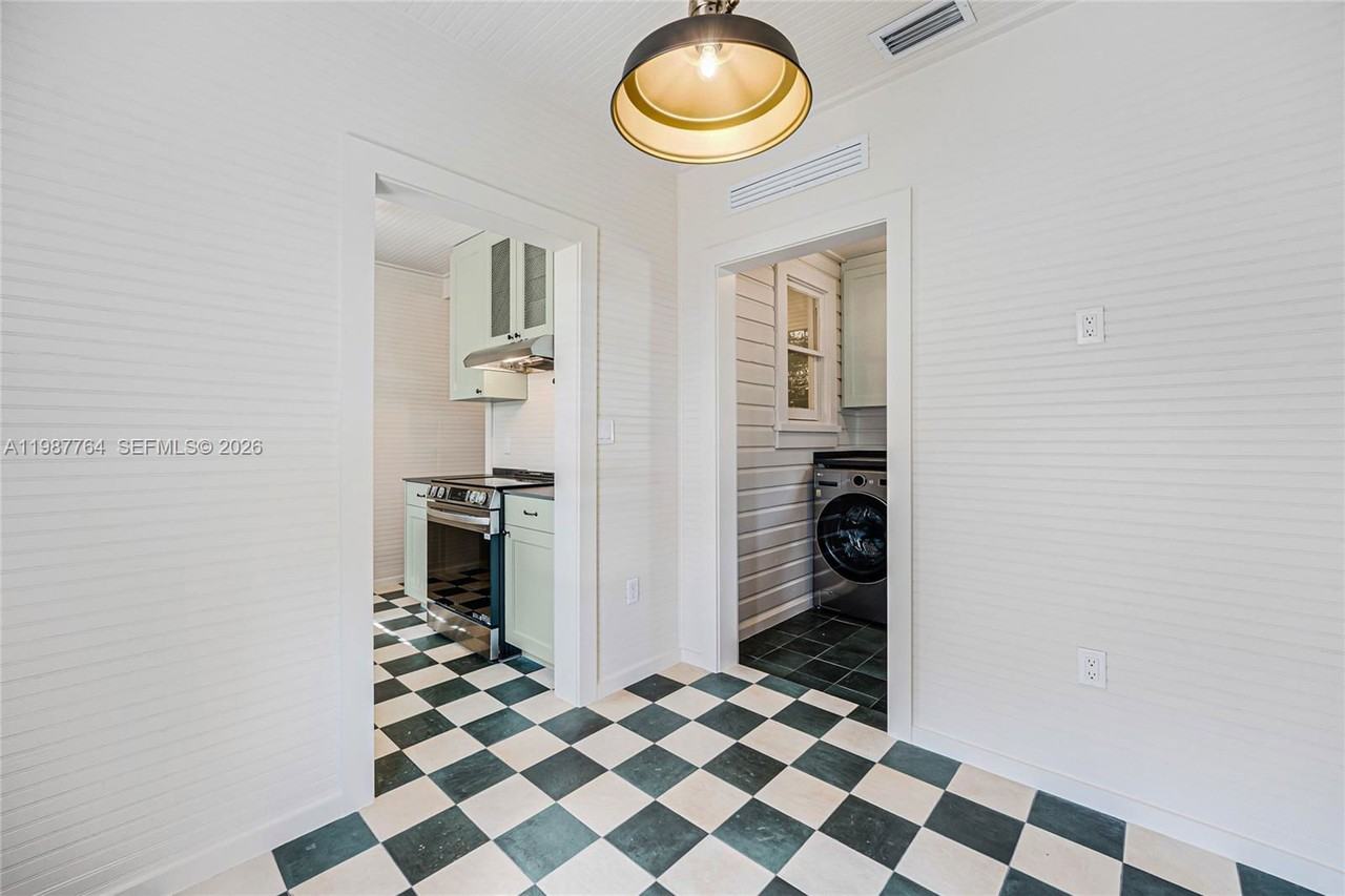 3826 Oak Ave - Photo 4 of 8