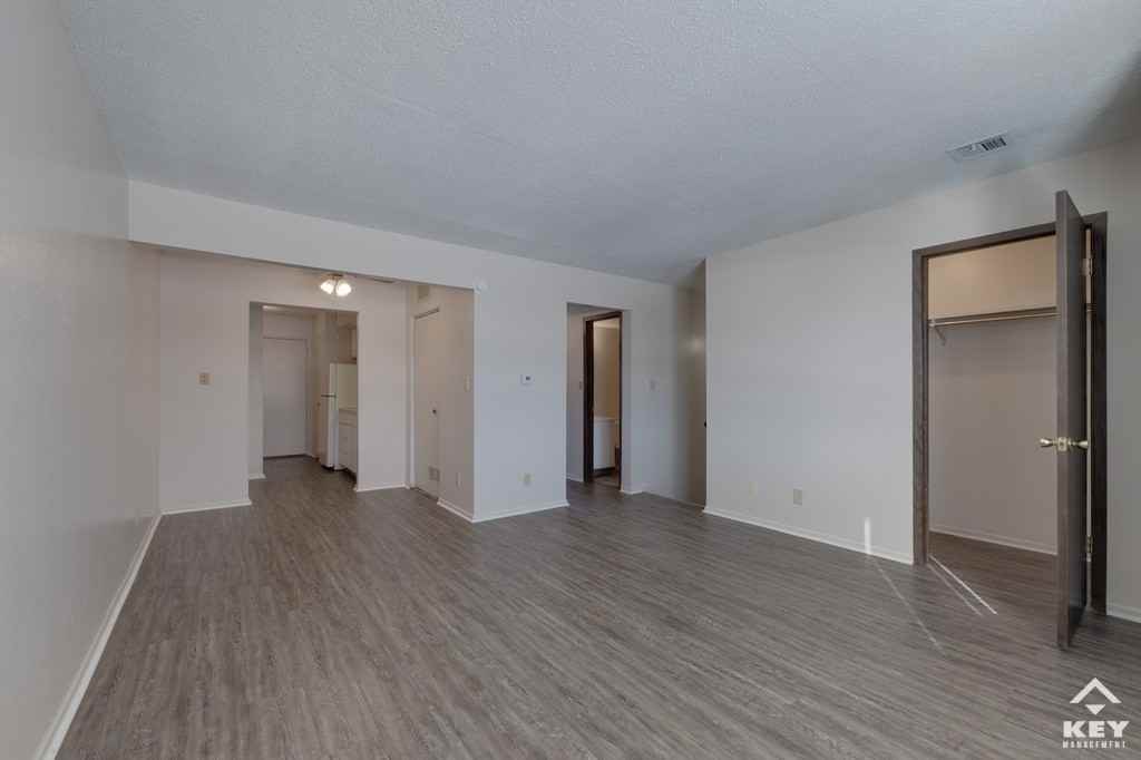 Seneca Village Townhouses - Photo 4 of 12