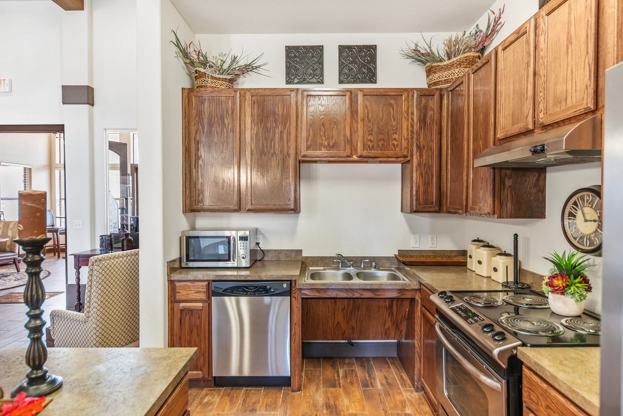 Constellation Ranch - Photo 2 of 10