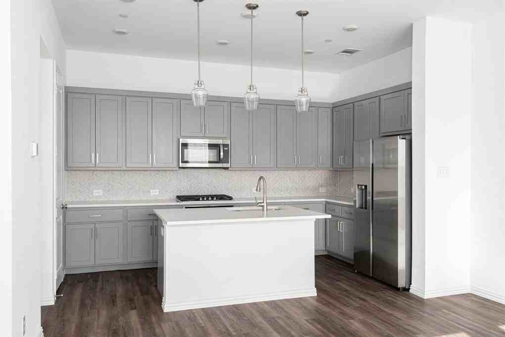 2217 Adena Springs Dr - Photo 4 of 20