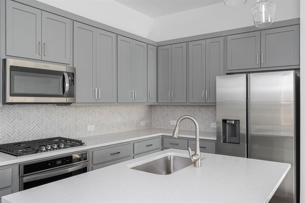 2217 Adena Springs Dr - Photo 5 of 20