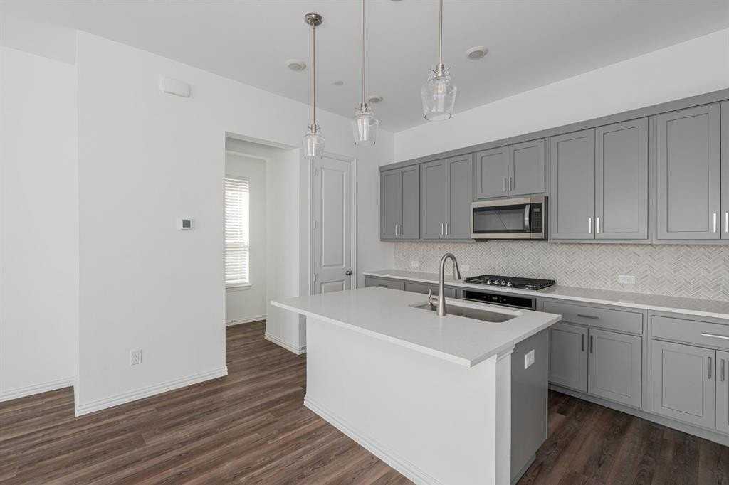 2217 Adena Springs Dr - Photo 7 of 20