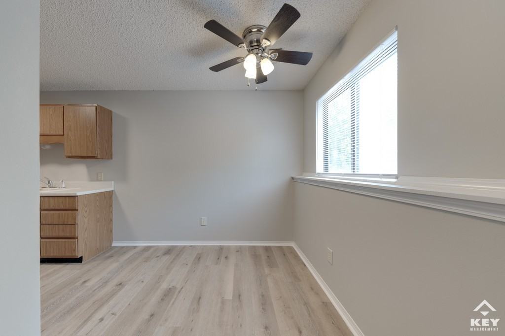 Sheridan Townhomes - Photo 4 of 16