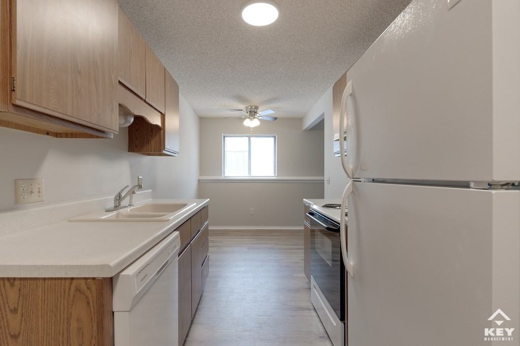 Sheridan Townhomes - Photo 7 of 16