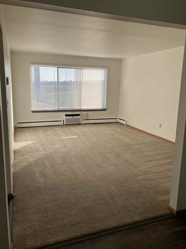 Parkside Pool Apartments - Photo 5 of 7