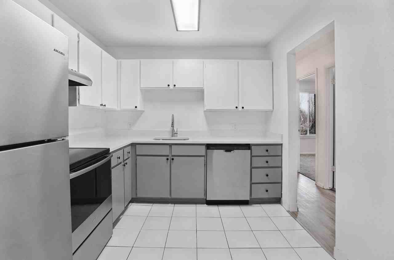 Canyon Commons - Photo 3 of 11