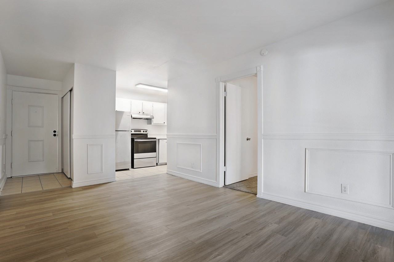 Canyon Commons - Photo 6 of 11