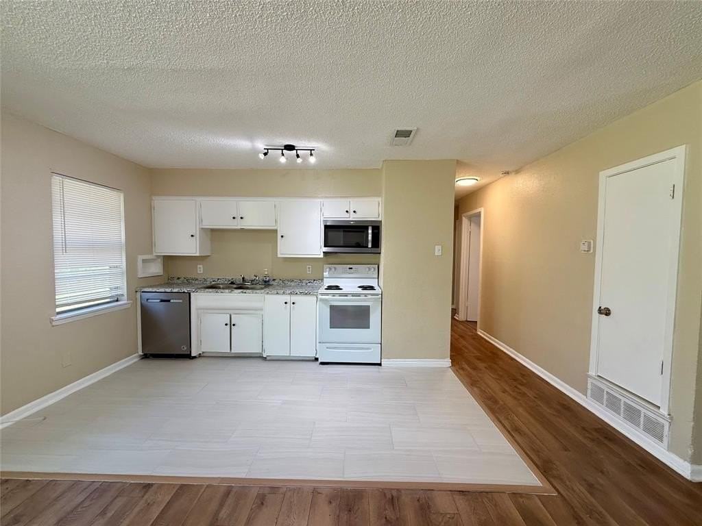 2603 Foxcroft Cir - Photo 6 of 22