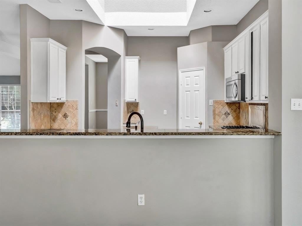 10300 Ashmont Dr - Photo 7 of 14