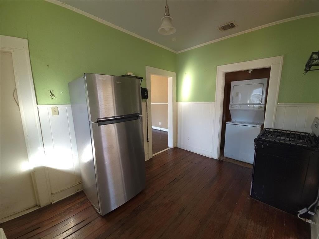 1335 S Lake St - Photo 7 of 10