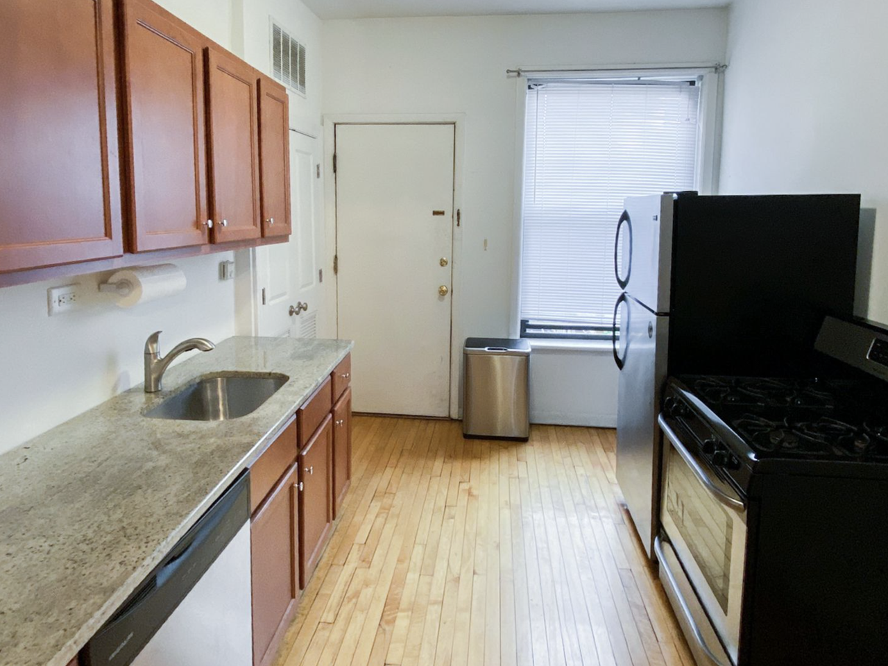1509 W Barry Ave #2 - Photo 2 of 8
